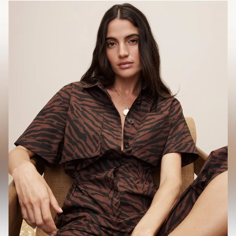 Banana Republic X The White Lotus Poplin Utility Jumpsuit - Picture 3 of 10
